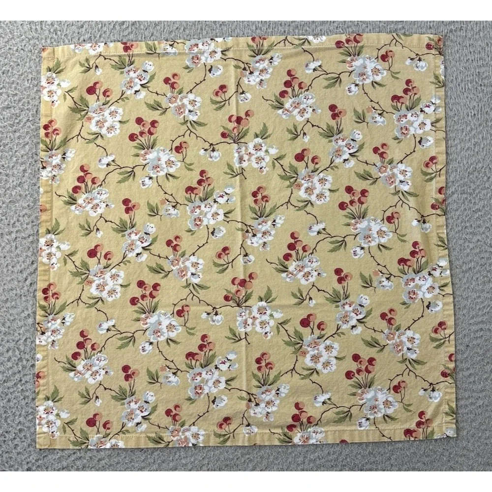 Williams Sonoma Cherry Blossom Tablecloth 65 x 100